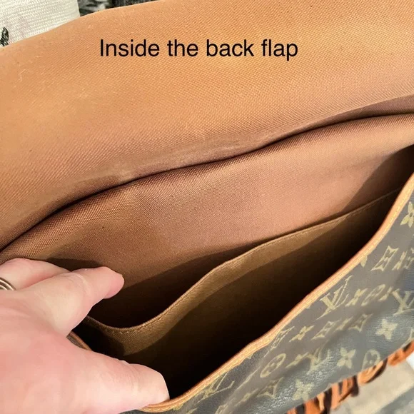 Louis Vuitton crossbody - Picture 7 of 12